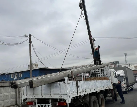 Доставка и монтаж железобетонных и деревянных столбов, опор ЛЭП, столбов освещения